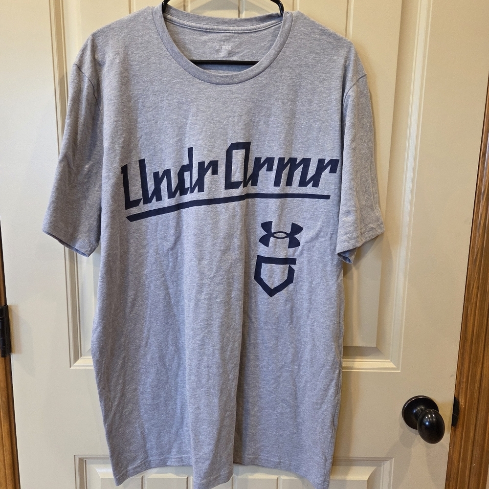 Under Armour Men’s XL Baseball Script Graphic T-Shirt Grey Loose Fit NWT